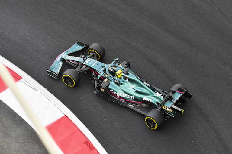 Nick Yelloly testete in Abu Dhabi für Aston Martin