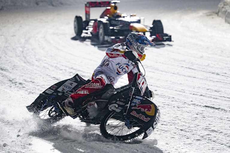 Das Duo gab auf der Eispiste Gas  