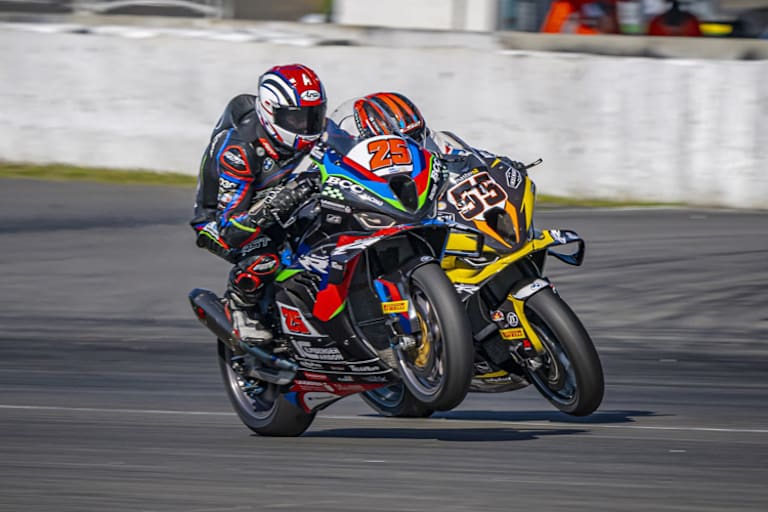 Max Schmidt im Clinch mit Milan Merckelbagh