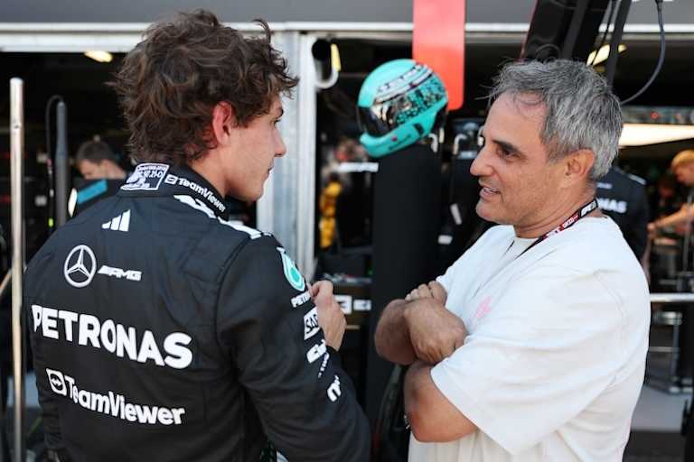 Juan Pablo Montoya (rechts) mit Mercedes-Fahrer Kimi Antonelli