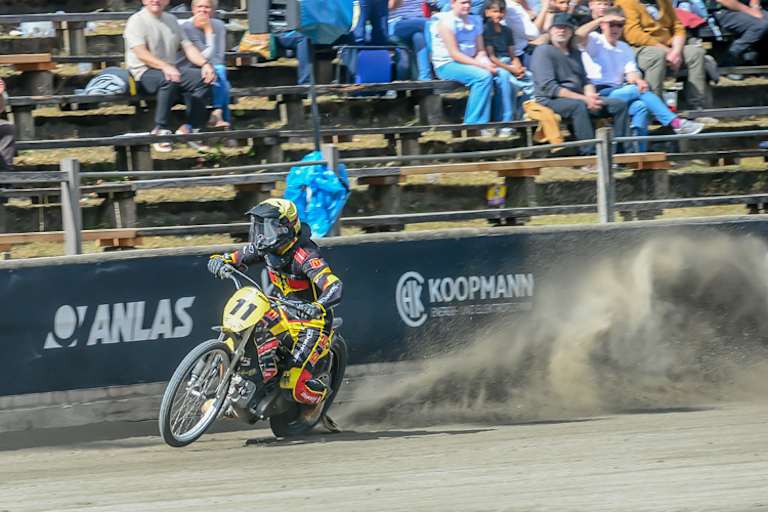 Lukas Fienhage hier eine Runde vor seinem Sturz an fast gleicher Stelle