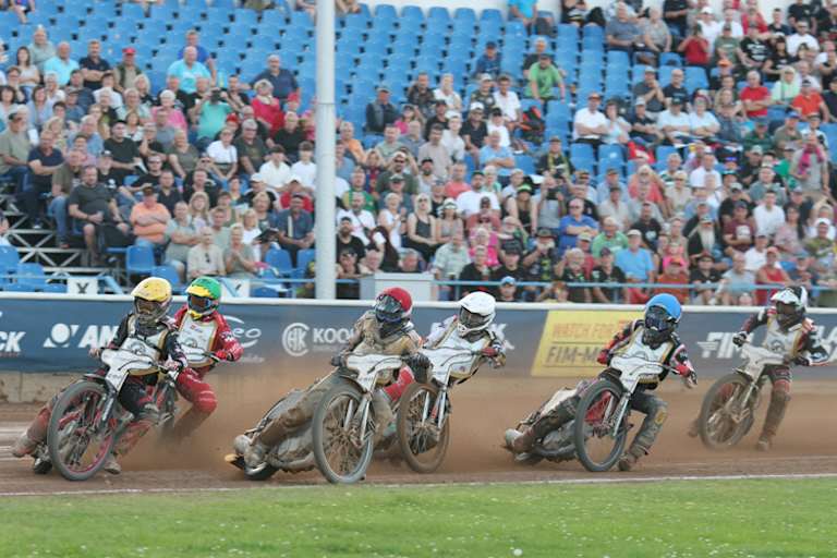 Finale: Mario Häusl (rote Helmfarbe)