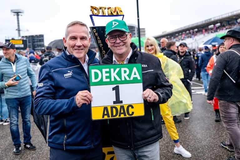 ADAC Motorsportchef Thomas Voss und Guido Kutschera, Executive Vice President der DEKRA Gruppe