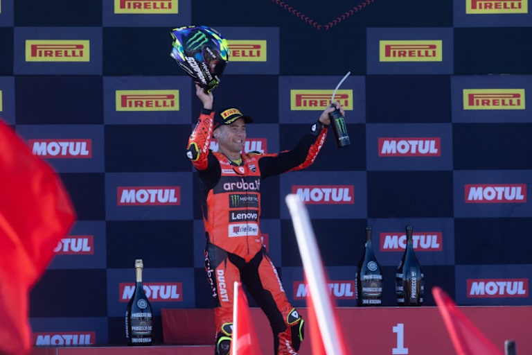 Alvaro Bautista wurde für Platz 3 gefeiert