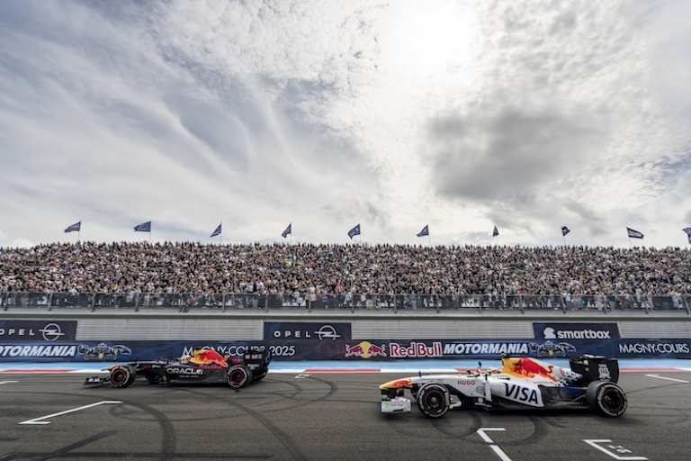 Gesellschaft bekam der Lokalmatador von GP-Veteran Sébastien Buemi