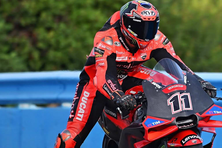 Nicolo Bulega auf der Ducati Desmosedici GP25