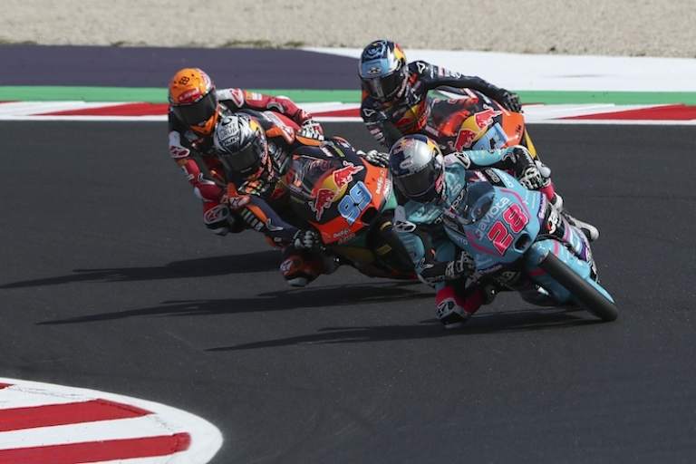 Maximo Quiles führte das Moto3-Feld in die letzte Rennrunde