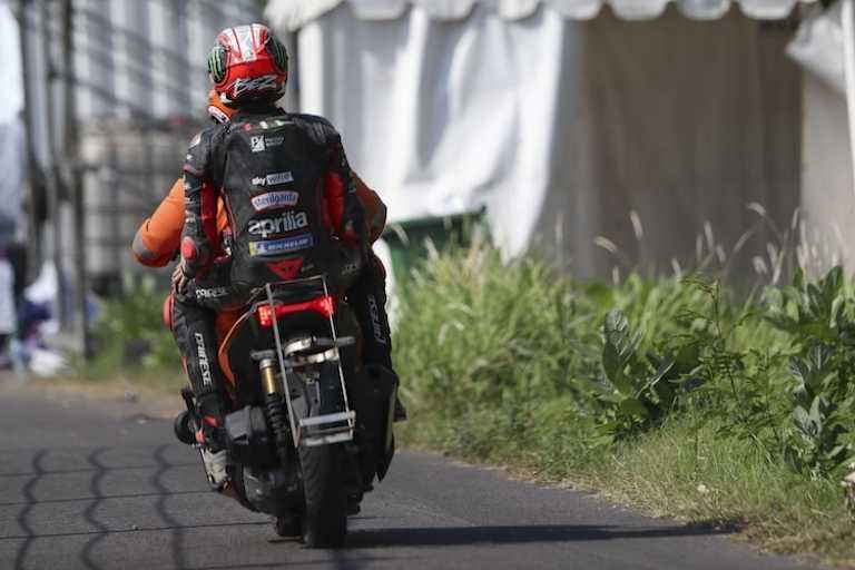 Marco Bezzecchi spürte nach dem Sturz starke Schmerzen