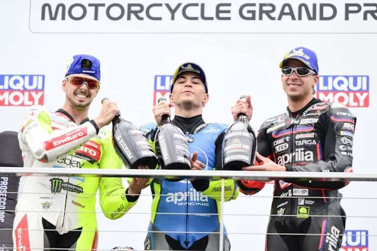 Die Top-3 des Australien-GP: Raul Fernandez, Fabio Di Giannantonio (li.) und Marco Bezzecchi (re.)