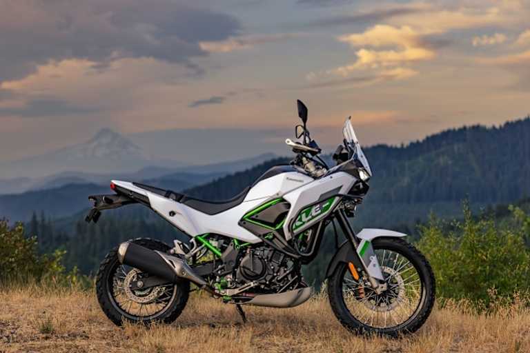 Vor einem Jahr in Mailand: Kawasaki verspricht eine geländetaugliche Reisemaschine mit Rallye-Ambitionen