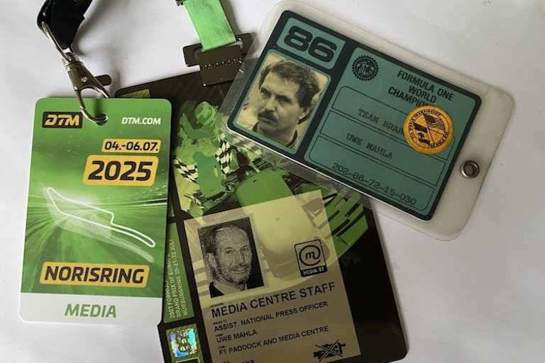 Begehrt: Wer Zugang zum Fahrerlager will, braucht einen der begehrten Pässe