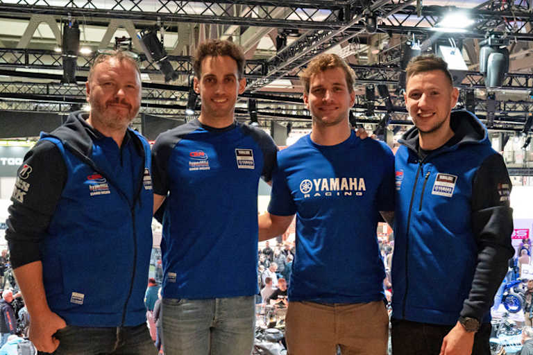 Tati Mercado (2.v.li.) ist neu im Team YART