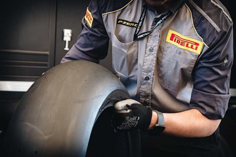 Premiere für den ersten MotoGP-Slick von Pirelli