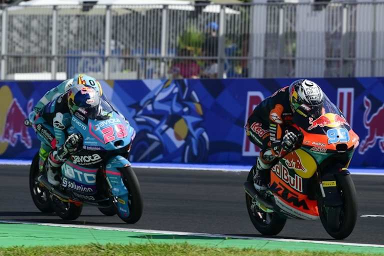 Jose Antonio Rueda vor Maximo Quiles