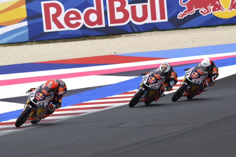 Der Zieleinlauf von Rennen 1