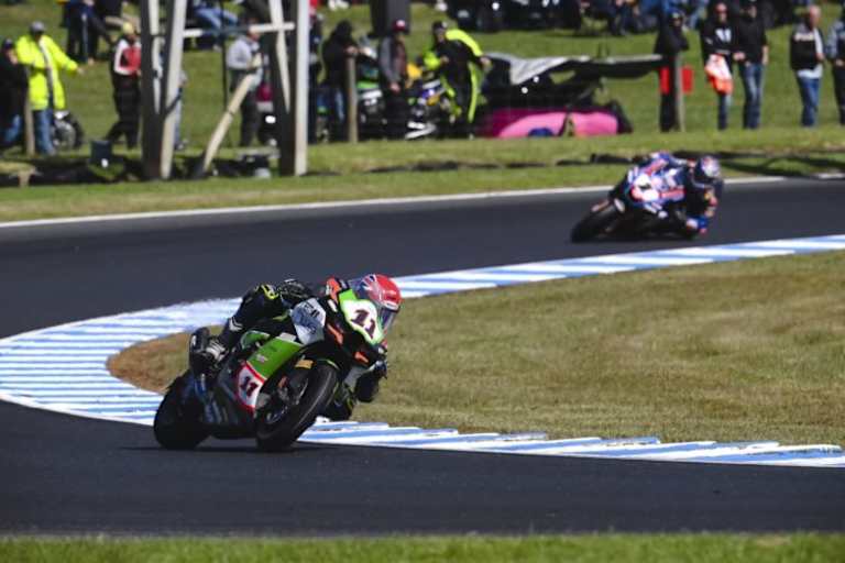 Kyle Smith vor Toprak Razgatlioglu