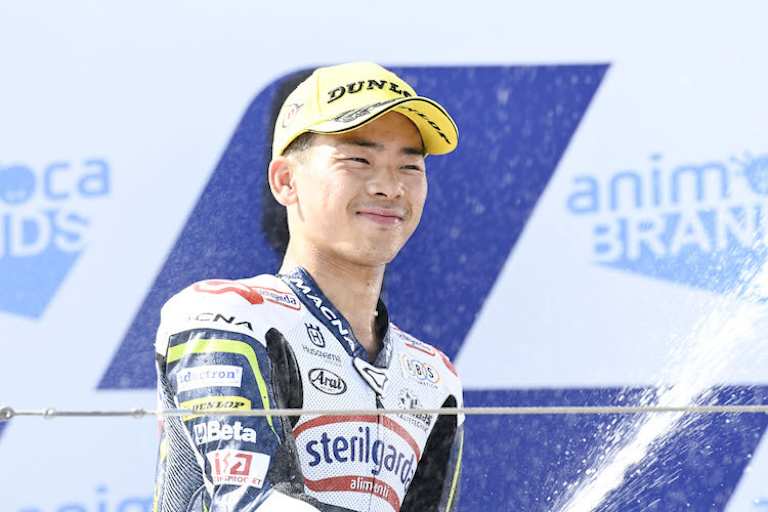 Ayumu Sasaki feiert Platz 2 in Aragón