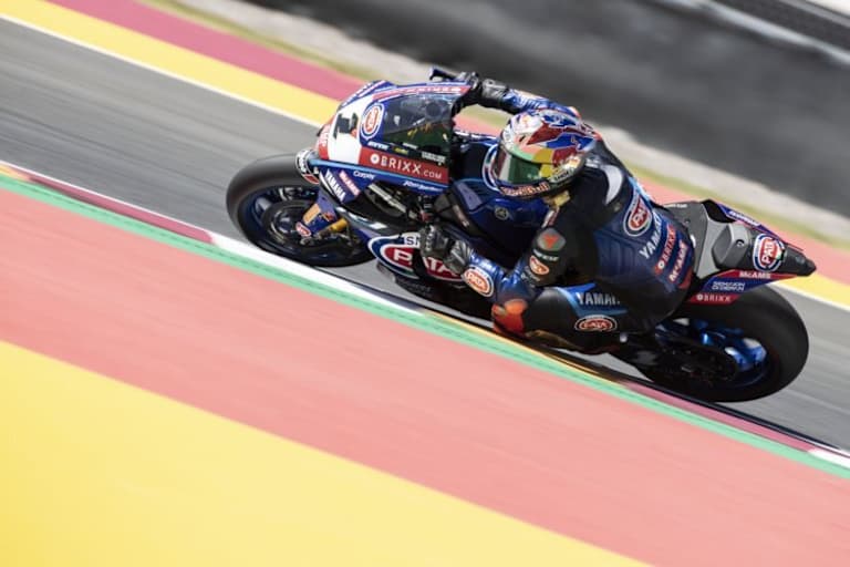 Toprak überragend auf Pole