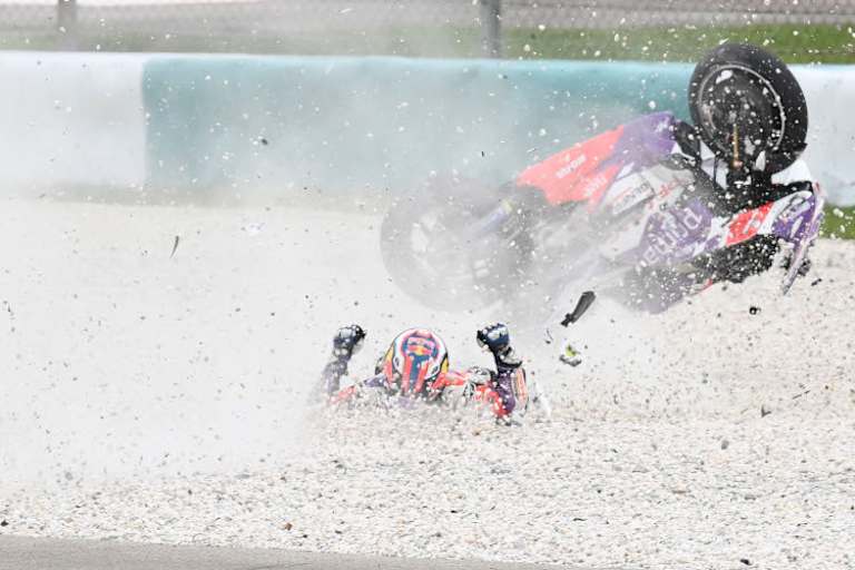 Als Führender flog Martin ins Kiesbett von Kurve 5