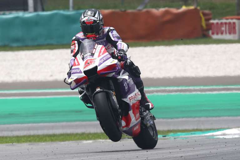 Johann Zarco mit Wheelie in Sepang