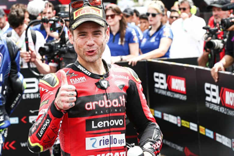 Alvaro Bautista: Vierter Sieg im vierten Rennen