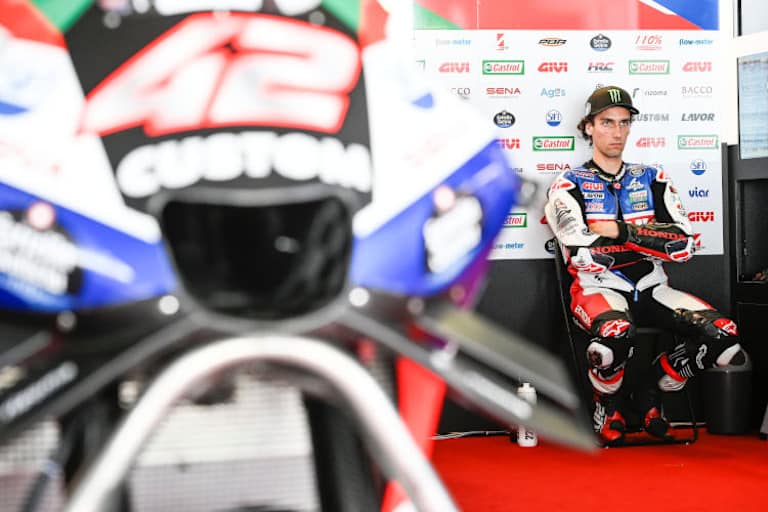 Alex Rins allein in der LCR-Box