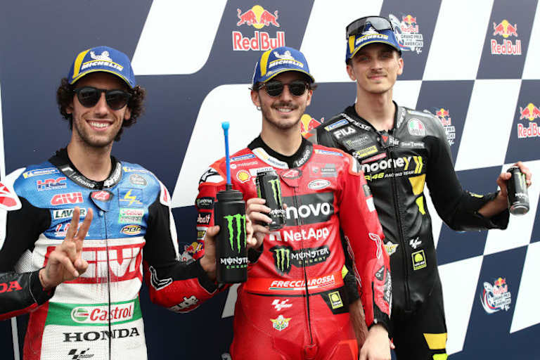 Die erste Startreihe: Rins, Bagnaia und Marini