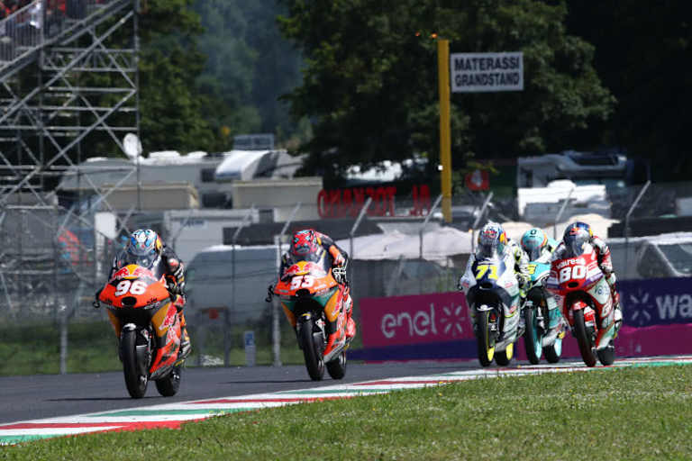 Holgado vor Öncü, dahinter Sasaki (#71), Alonso (#80) und Masia