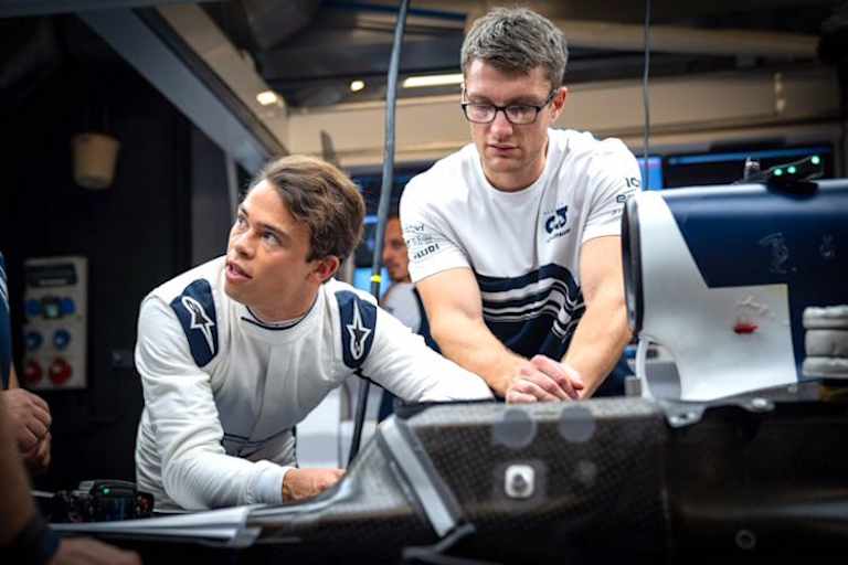 Nyck de Vries (links)