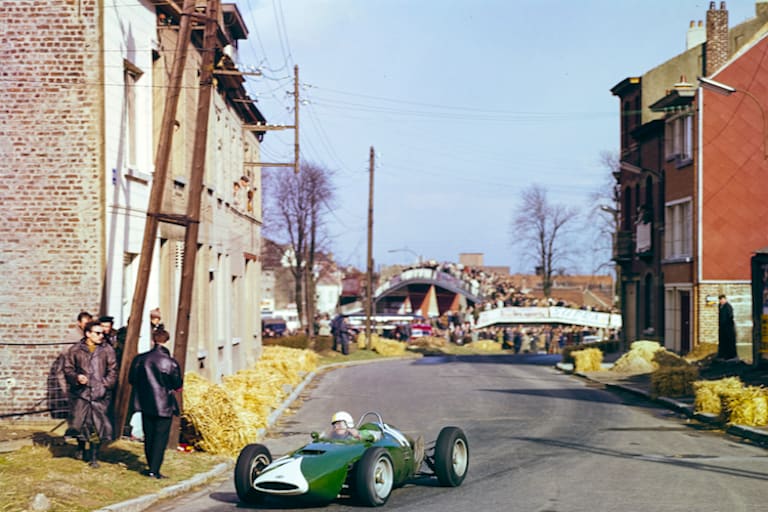 Tony Marsh bewegt beim Grossen Preis von Brüssel 1962 einen BRM P57