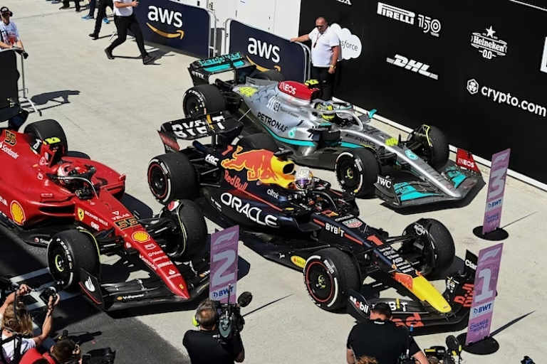 Die drei Seitenkastenkonzepte 2022 von Ferrari, Red Bull Racing und Mercedes-Benz