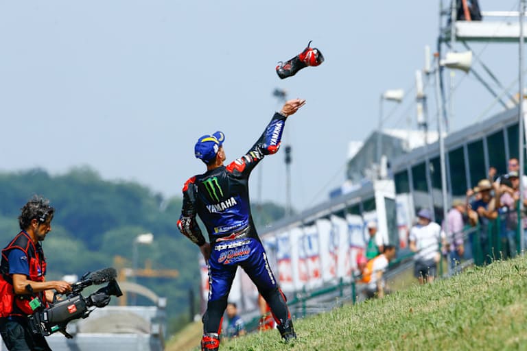 Nach dem Rennen feuerte Fabio seine Stiefel ins Publikum