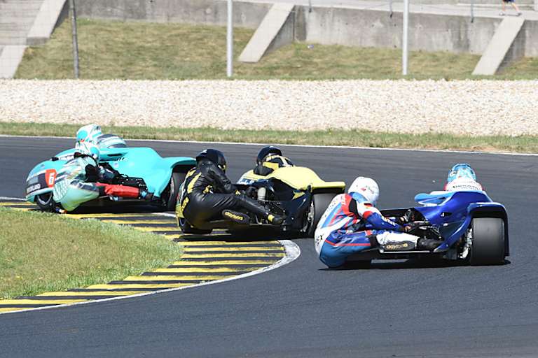 Ellis/Clement, Schlosser/Fries und Streuer/Kölsch lieferten sich ein spannendes Rennen