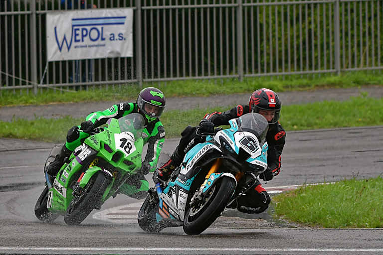 Gastfahrer Clinton Seller siegt in Lauf 2, Lukas Maurer (18) holt sich das Punktemaximum