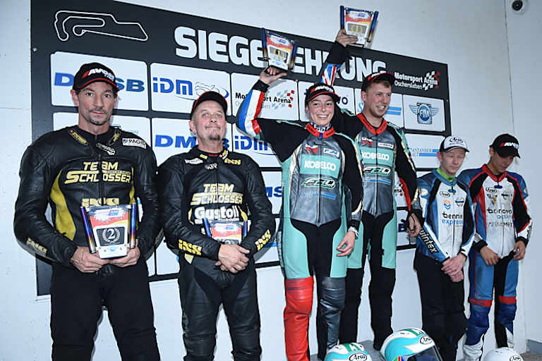 Nicht alle strahlten am Podium - Schlosser, Fries, Clement, Ellis, Streuer, Kölsch (vlnr.)