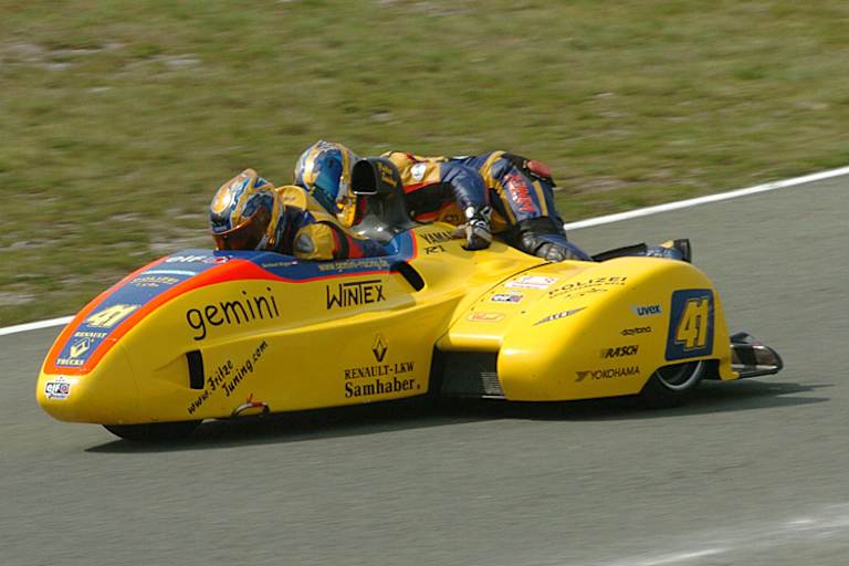 Mit Beifahrer Bernhard Wagner wurde Josef Doppler 2002 deutscher Seitenwagen-Meister