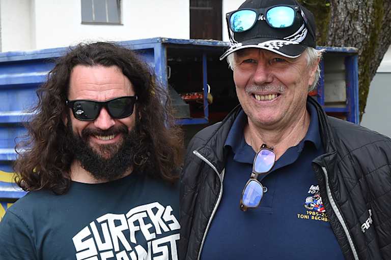 Sogar der in Schottland lebende Sohn Patrick (li.) ließ sich das letzte Bergrennen seines Vaters nicht entgehen