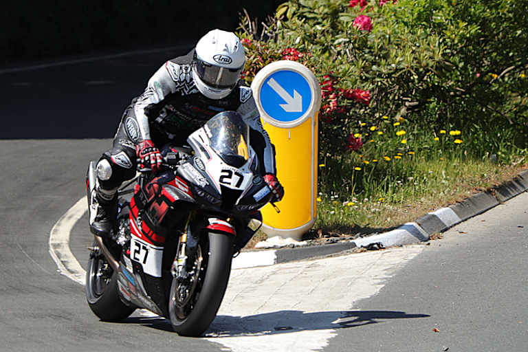 Der Österreicher Julian Trummer fährt in Armoy für das britische WH Racing Team