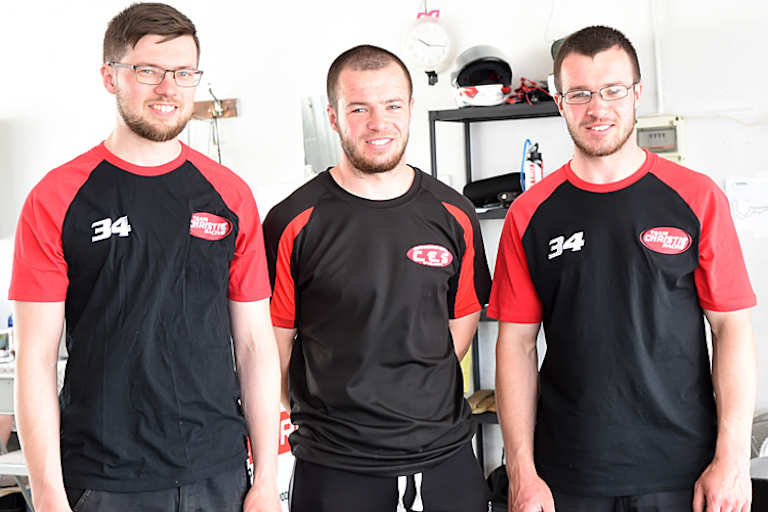 Mit Sam, Tom und Adam Christie (vlnr.) sind drei Brüder in der WM im Einsatz