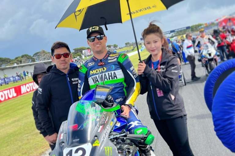 Anthony West wird auch 2023 in der ASBK fahren