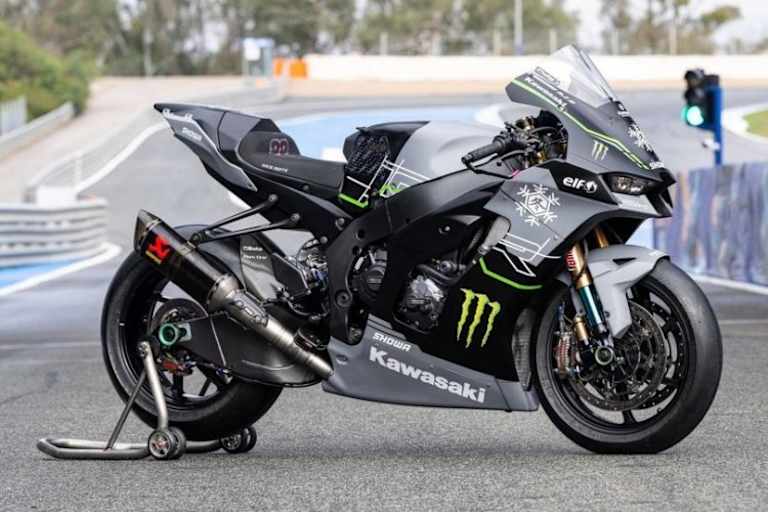 Das Design der Werksmotorräder von Jonathan Rea und Alex Lowes für die Wintertests	