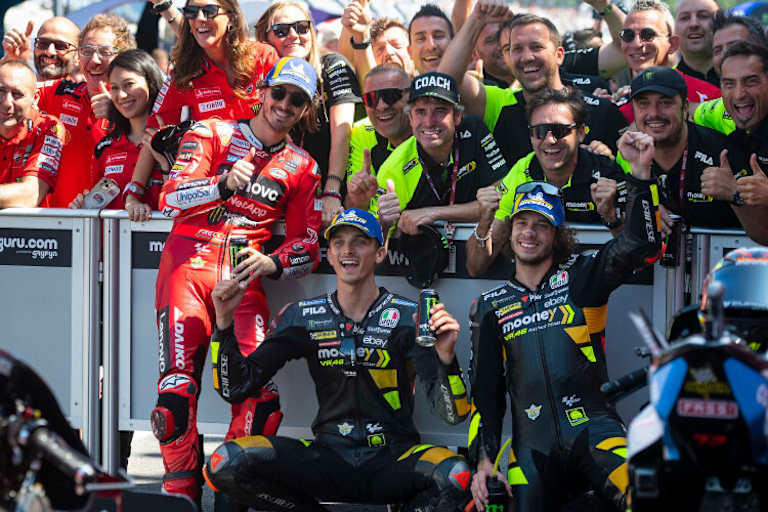 In Assen standen neben Ducati-Werksfahrer Bagnaia die zwei Mooney-VR46-Schützlinge Marini und Bezzecchi in Reihe 1