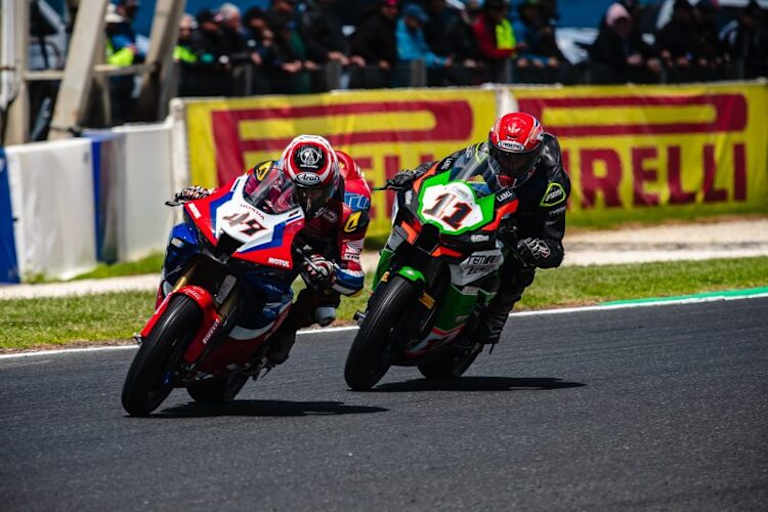 Tetsuta Nagashima vor Kyle Smith (Kawasaki)