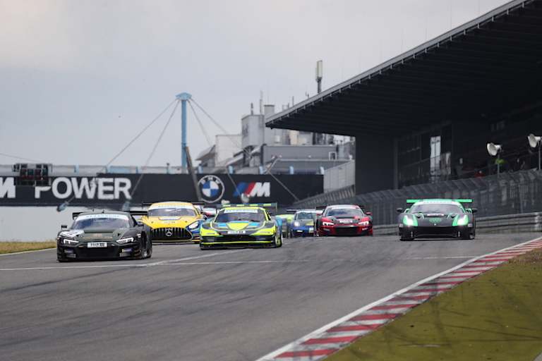 Die STT begeisterte mit spektakulären GT-Boliden