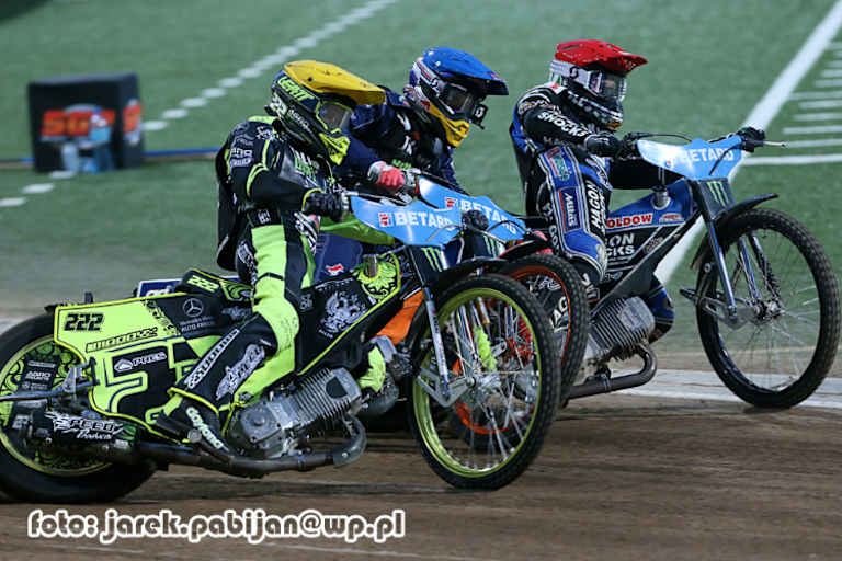 Die Russen Artem Laguta (gelb) und Emil Sayfutdinov (blau) wurden aus dem Grand Prix verbannt