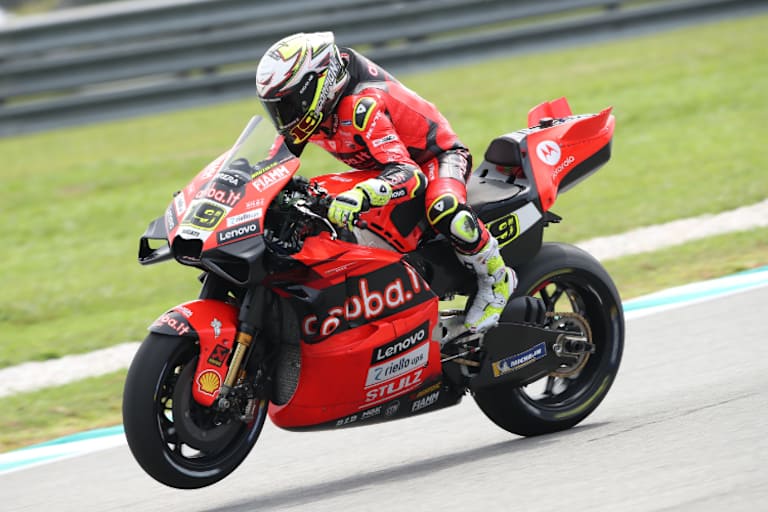 Gewohntes Bild: Alvaro Bautista fährt vorne