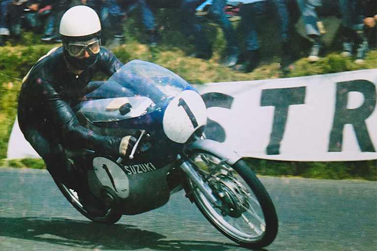 Hans-Georg Anscheidt 1966 auf der 50-ccm-Werks-Suzuki