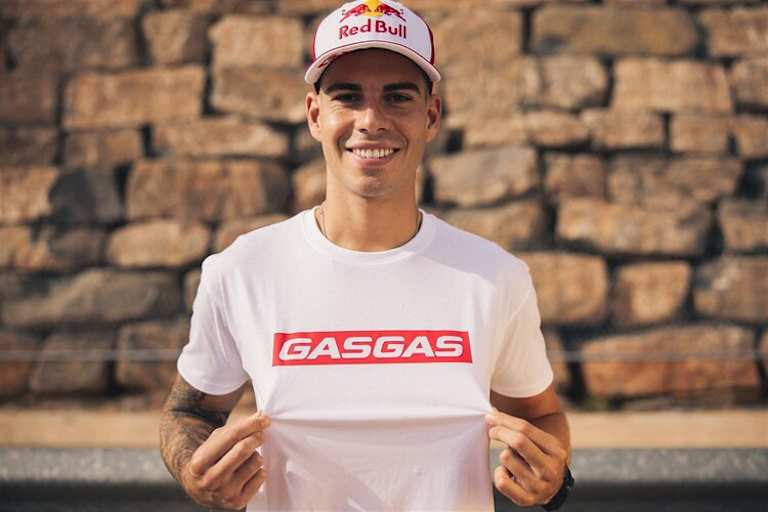 Augusto Fernández wird 2023 in die MotoGP-Klasse aufsteigen