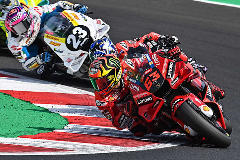 Das Rennen in Misano: Bagnaia vor Viñales, Bastianini (23) und Marini