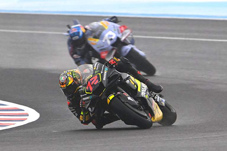 Regenrennen in Termas de Río Hondo: Sieger Bezzecchi (Mooney VR46 Ducati) vor Alex Márquez (Gresini Ducati)